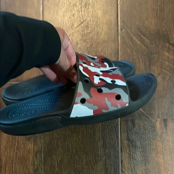 Crocs Camouflage Slide Sandals - Picture 3 of 4